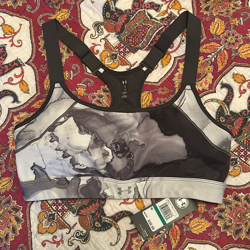 NWT Under Armour Sports Bra - Armour Bra Collection, Medium Support.